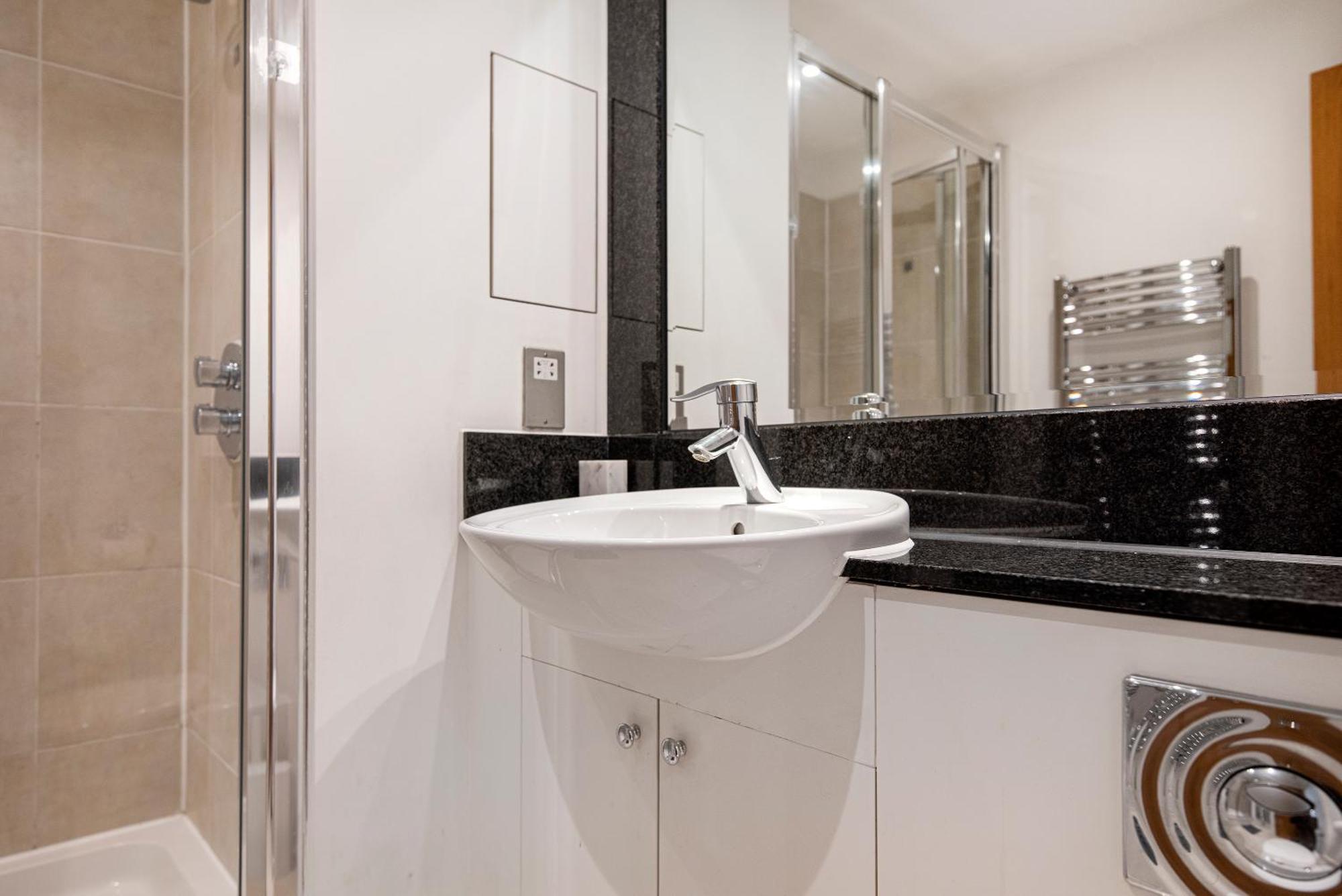 Central 2 Bed With Large Terrace London Exterior foto